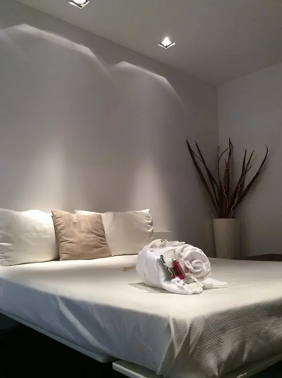 ***  15.92 Hotel Cazzago  Italy