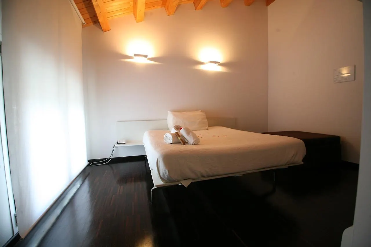 ***  15.92 Hotel Cazzago  Italy