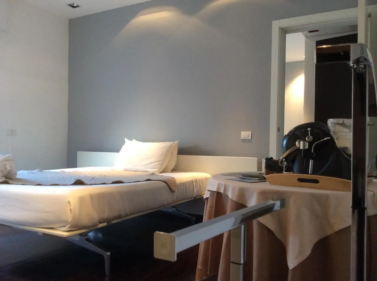 ***  15.92 Hotel Cazzago  Italy